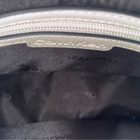 Calvin Klein White Satchel with Structured Design - Picture 6 of 12